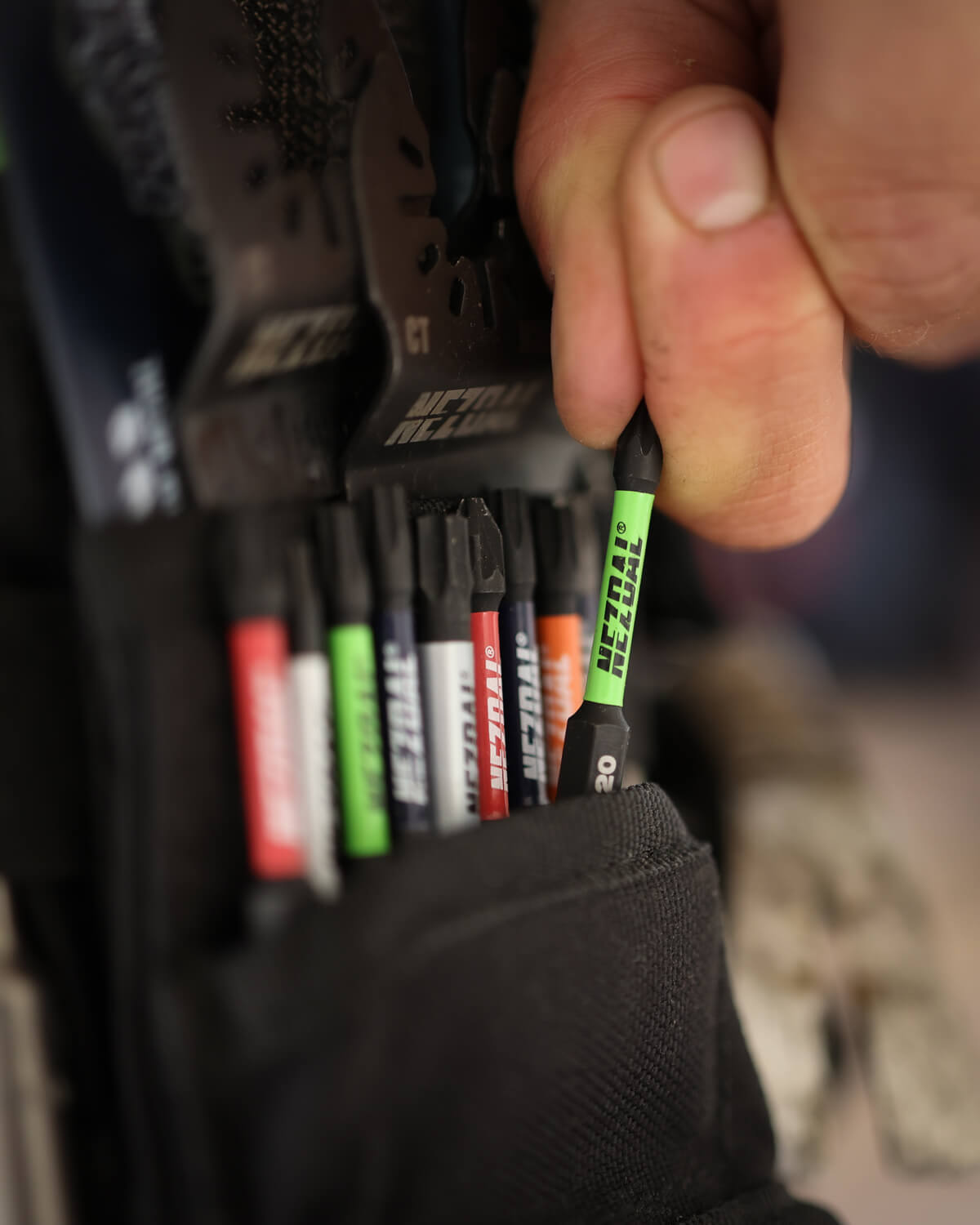 MultiGuard | Sichere Aufbewahrung für Bohrer, Multitool-Sägeblätter, Stichsägeblätter und mehr | Mit Gürtelclip