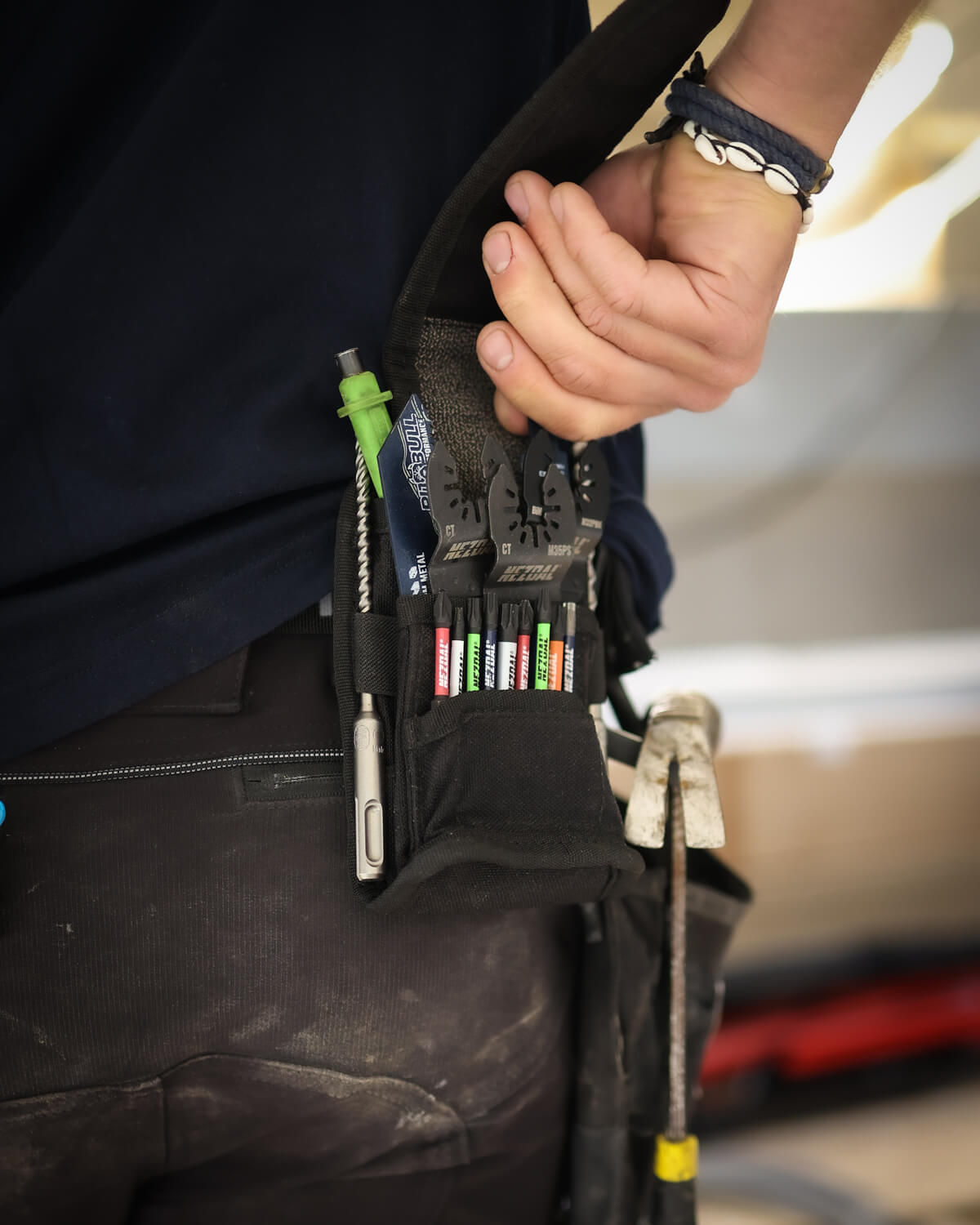 MultiGuard | Sichere Aufbewahrung für Bohrer, Multitool-Sägeblätter, Stichsägeblätter und mehr | Mit Gürtelclip